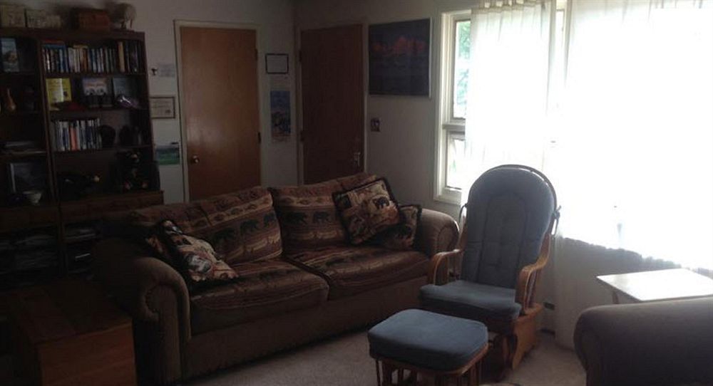 Frenchy'S Adventure Bed And Breakfast Anchorage Exterior photo